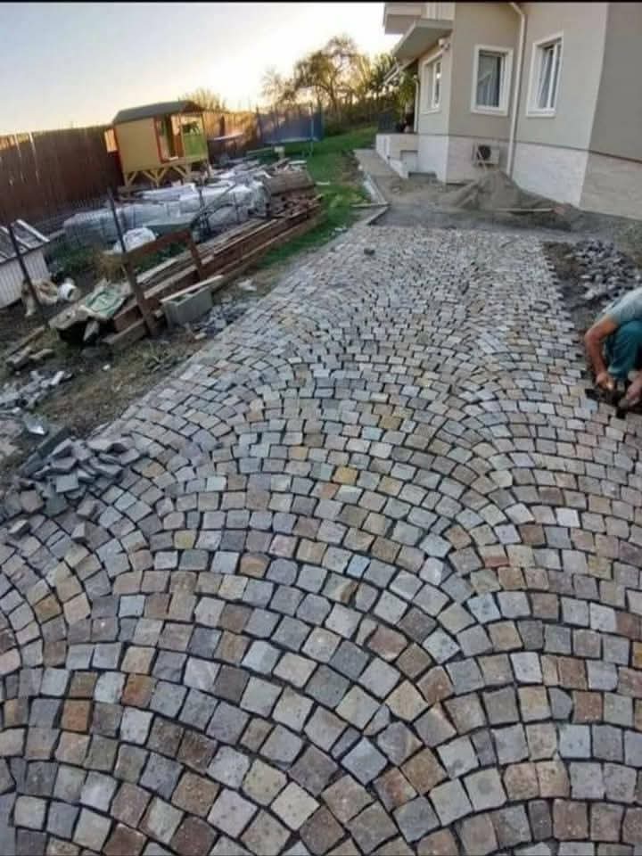 Pavaj cubică multicolor